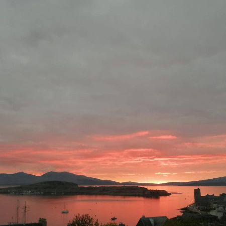 Central Oban Studio With Stunning View Exterior foto