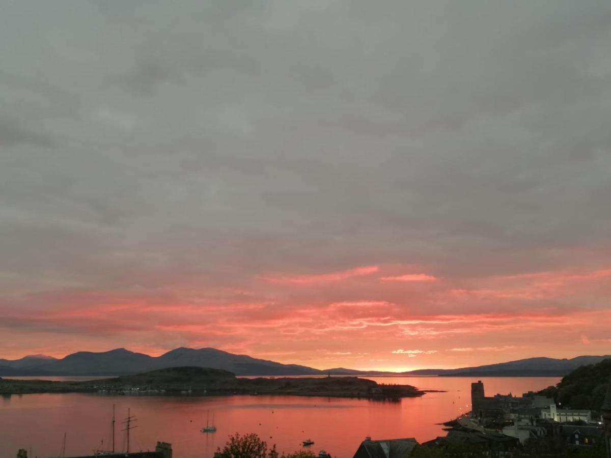 Central Oban Studio With Stunning View Exterior foto